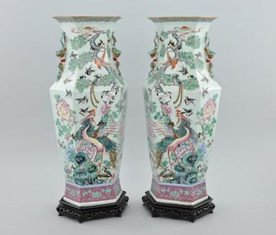 A Large Pair of Chinese Porcelain b508b