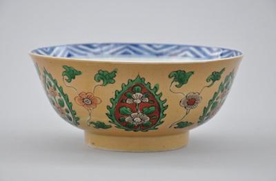 A Porcelain Footed Bowl Approx  b5092
