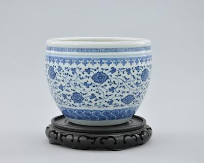 Chinese Blue and White Cachepot b50a5