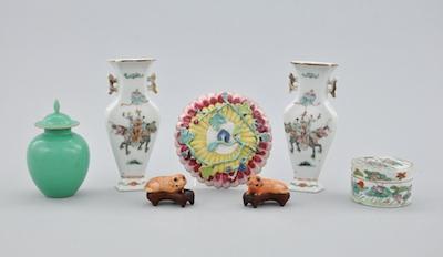 A Lot of Decorative Chinese Porcelains b50a6