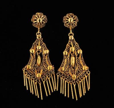 An Etruscan Style 14k Gold Earrings