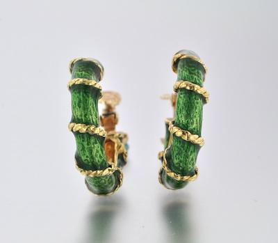 A Pair of 18k Enamel Earclips 18k b4edf