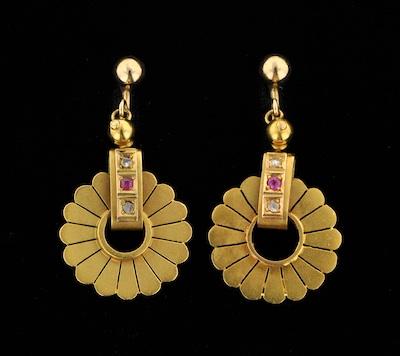 A Pair of European Gold Earclips b4f08