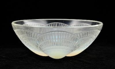 A Lalique Opalescent "Coquilles"