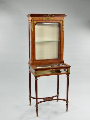 A Louis XV Vitrine The superstructure b4f64