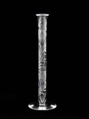 An Intaglio Cut Glass Bud Vase b58cd