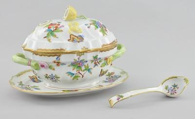 A Herend Queen Victoria Porcelain b5924