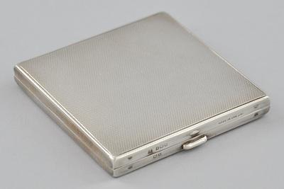 A Sterling Silver Compact The simple b597f