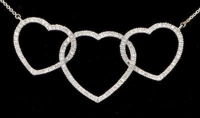 A Three Hearts Diamond Pendant b5a13