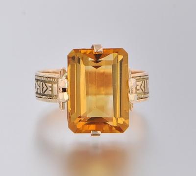 A Victorian Citrine and Gold Ring  b5a27
