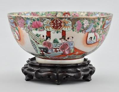 A Mandarin Rose Medallion Bowl on Stand