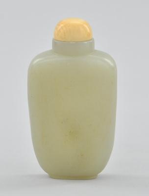 A Carved Grey Jade Snuff Bottle b5c71