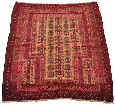 A Small Red Baluch Prayer Rug Approx  b5d2e