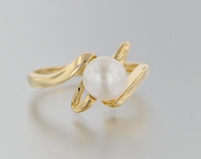 A Ladies Pearl Ring 14k yellow b5b0b