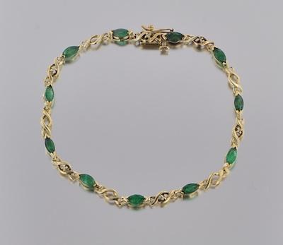 A Ladies Emerald Bracelet 10k b5b0f