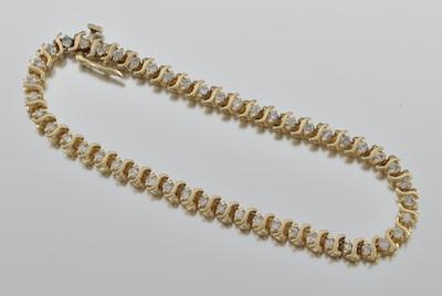 A Ladies Diamond Bracelet 14k b5b11