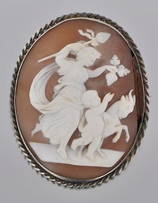 Lovely Carved Conch Shell Cameo b5b52