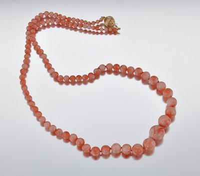 A Graduated Rose Coral Bead Necklace b64fe