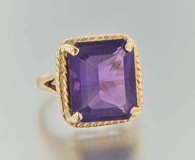 A Gold and Amethyst Ring 14k yellow b6551