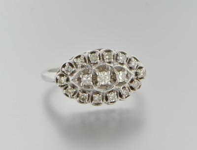 A White Gold and Diamond Ring 14k