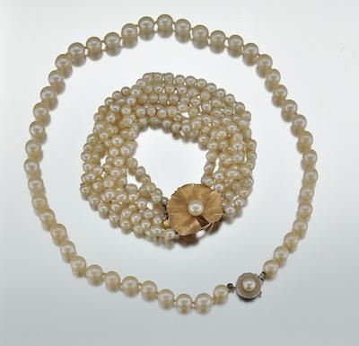 A Cultured Pearl Necklace and Bracelet b6570