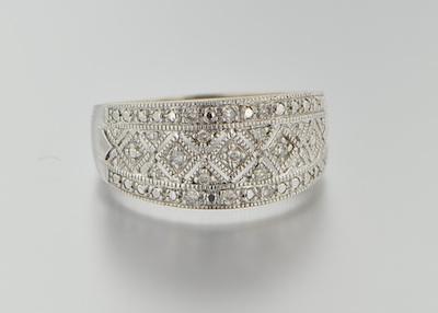 A Ladies Diamond Ring 10k white b65de
