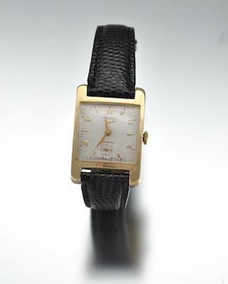 A Gentlemans Longines Wristwatch 14k