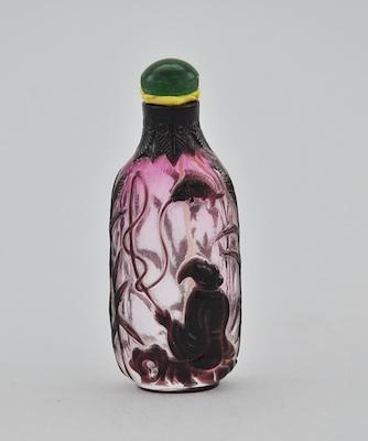 A Carved Cameo Glass Snuff Bottle b6687