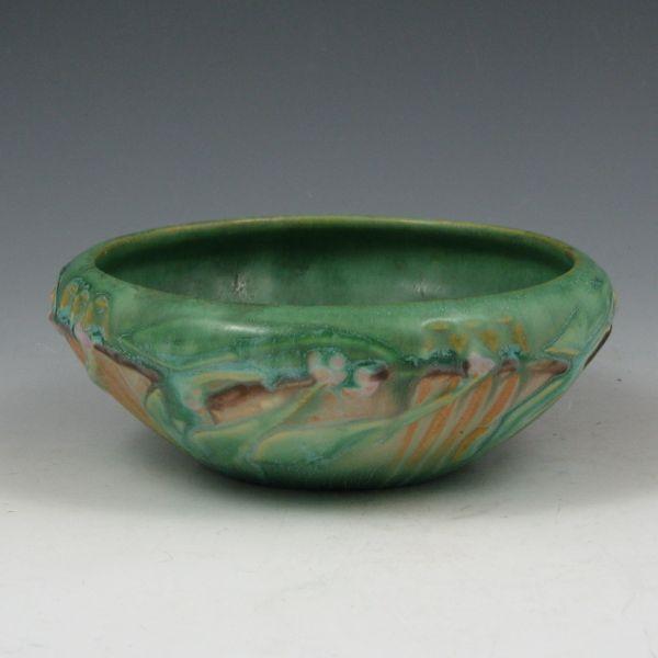 Roseville Laurel 250-6 1/4 low bowl