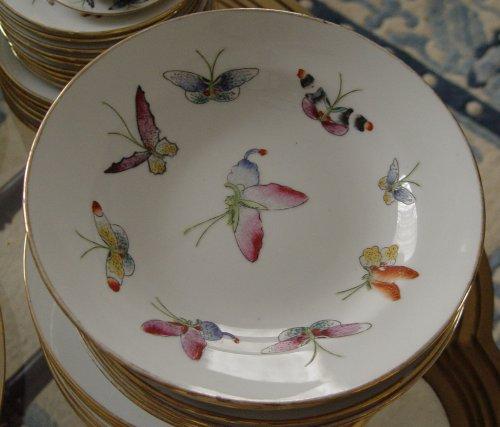 JAPANESE PORCELAIN WARE HAND DECORATED b7f8e