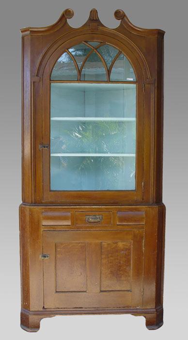 EARLY 19TH C CORNER CUPBOARD: Architectural