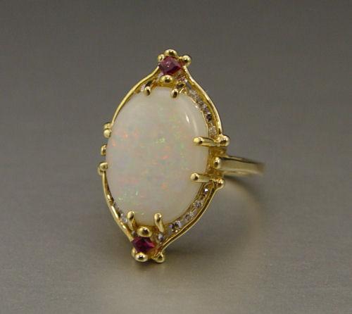 OPAL AND DIAMOND RING 14K yellow b8060