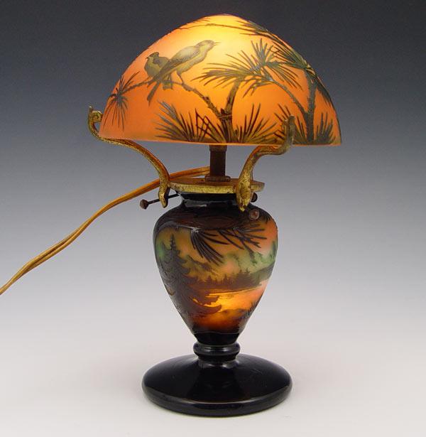 D'ARGENTAL FRENCH CAMEO GLASS LAMP: