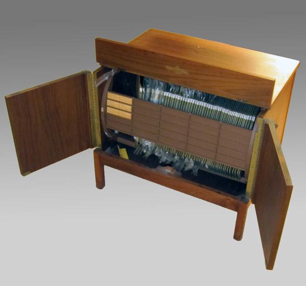 MID CENTURY ''IMMPERIAL MUSIC MINDER''