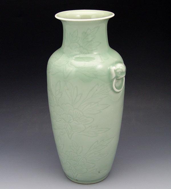 CHINESE CELEDON VASE: 10'' high.