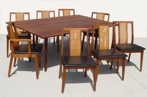 DANISH MODERN STYLE DINING TABLE b7e81