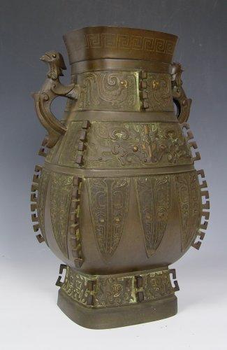 LARGE CHINESE BRONZE VESSEL 2 b7ee7