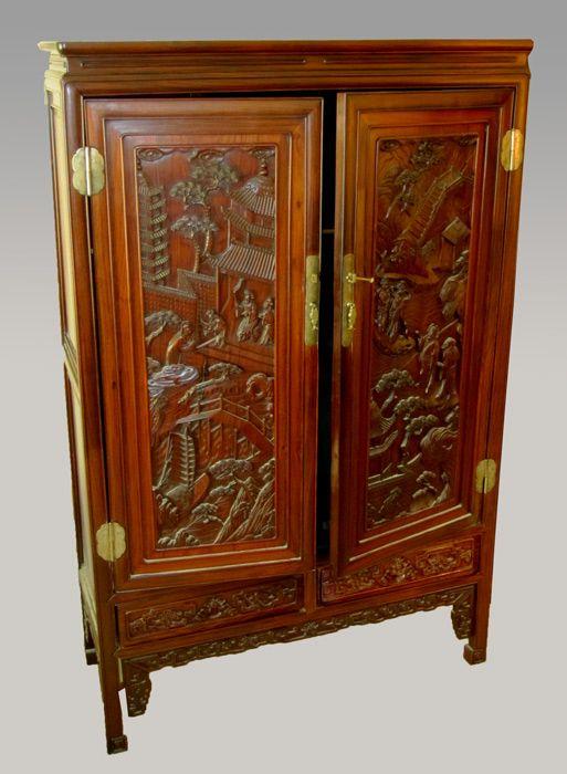 CHINESE ROSEWOOD CABINET High b8592