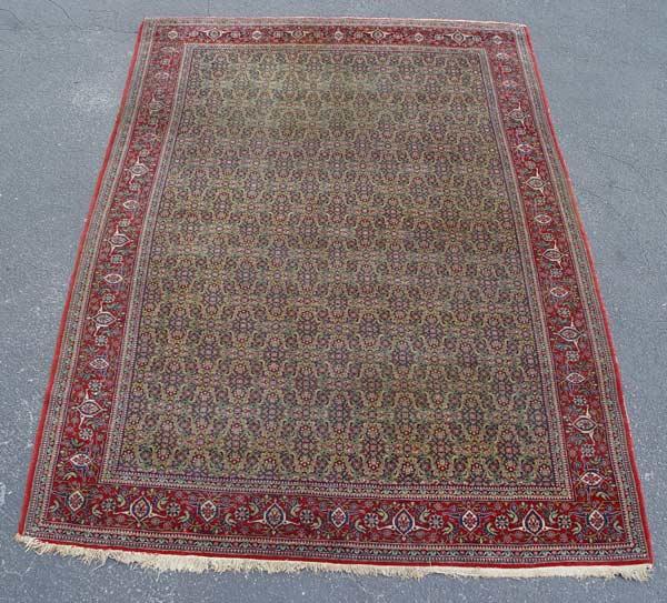 FINE PERSIAN ISFAHAN CARPET: All