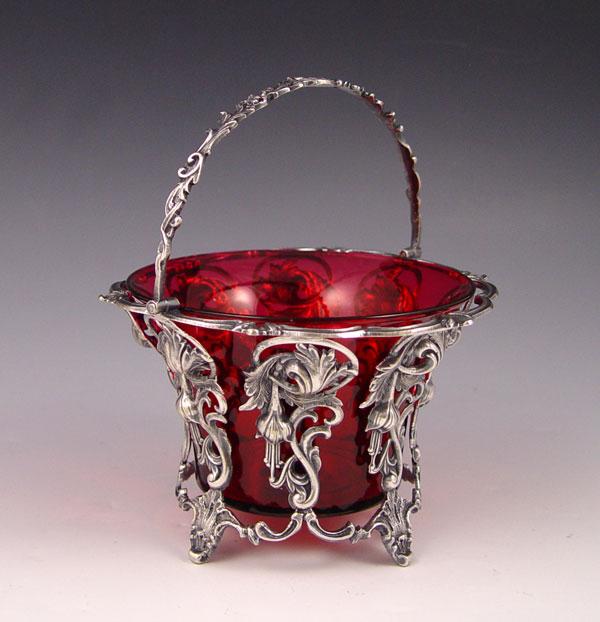 SILVERPLATE BASKET WITH CRANBERRY b8f1d