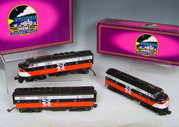 2 PIECE M.T.H. F-3 EMD AA & B TRAINS: