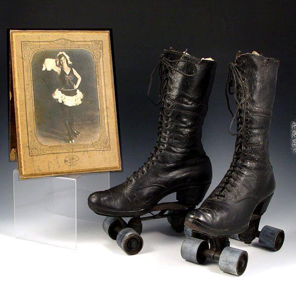 VICTORIAN HIGH LACE TOP ROLLER SKATES