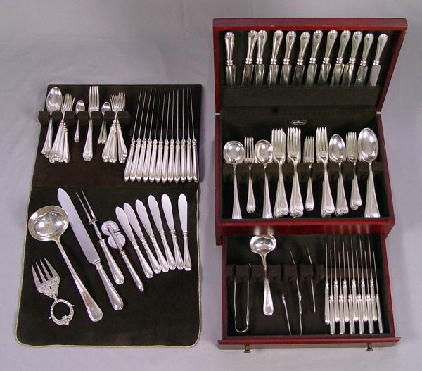 ELKINGTON SILVERPLATE FLATWARE SERVICE