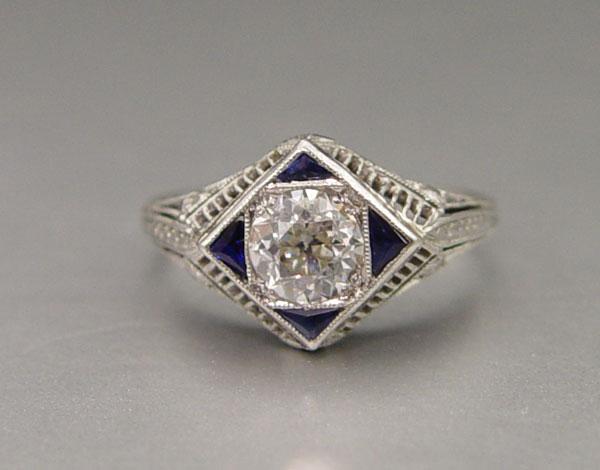 PLATINUM ART DECO DIAMOND AND SAPPHIRE b8dcb