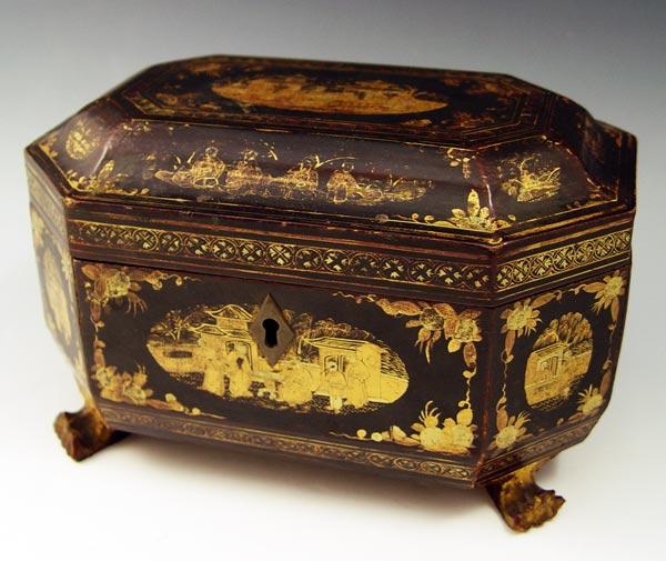 CHINOISERIE TEA CADDY: Gold decorated