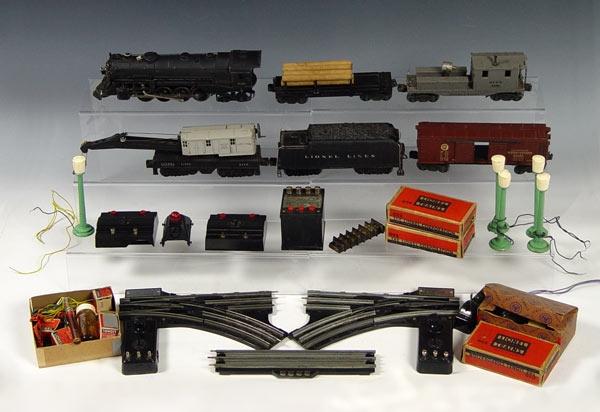 VINTAGE LIONEL TRAIN SET WITH BOXES b8e61