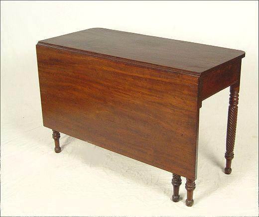 MAHOGANY SHERATON DROP LEAF TABLE  b9396