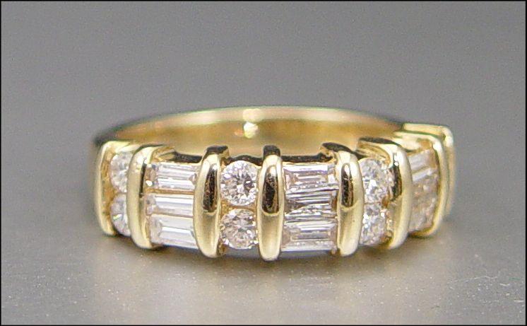 1 CTW DIAMOND BAND RING: 14K yellow