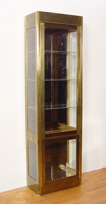 CONTEMPORARY BRASS AND GLASS LIGHTED b9224