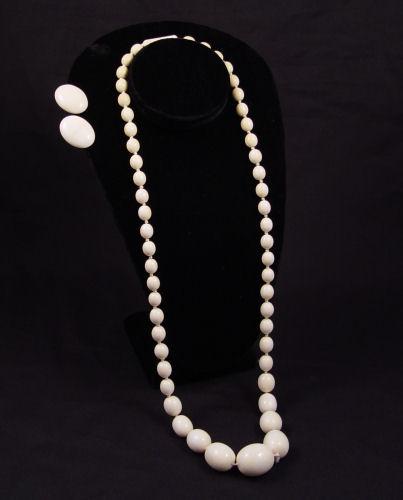 IVORY BEAD NECKLACE AND EARRINGS: